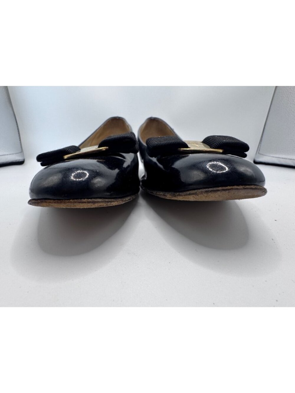 Salvatore Ferragamo Black Patent Leather Varina Bow Flats Size 10 DAMAGED HEELS - Picture 7 of 9